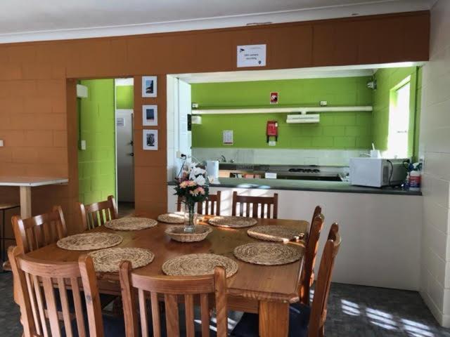 Batemans Bay Holiday Park & Hostel Exteriör bild