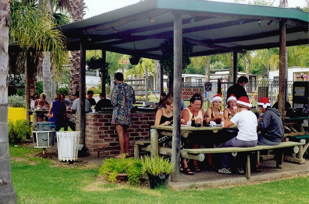 Batemans Bay Holiday Park & Hostel Exteriör bild